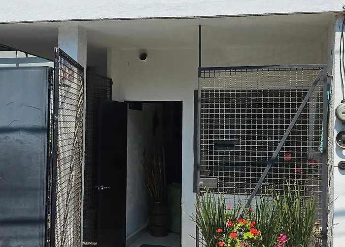 Apartment Walk To Estadio Azteca! World Cup Secure Loft 2p Mexico City